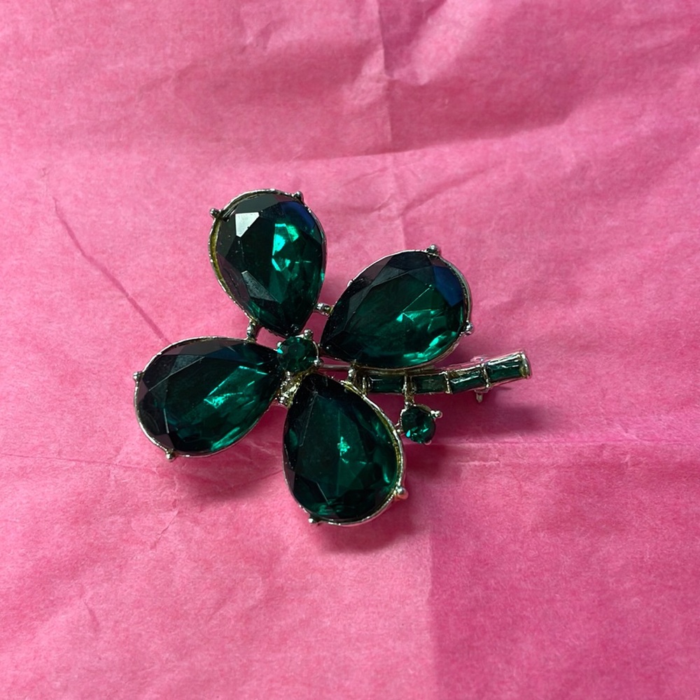 Vintage Dodds four leaf clover pin